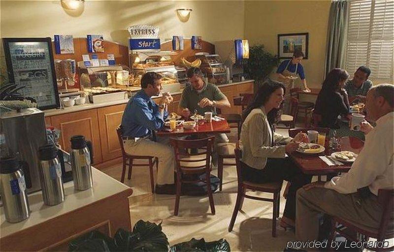 Holiday Inn Express & Suites Rancho Mirage - Palm Spgs Area, An Ihg Hotel Restaurant photo